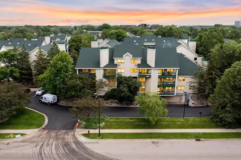 7609 Edinborough Way #4119, Edina, MN 55435