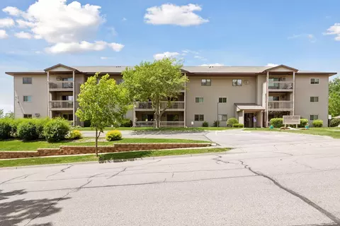 1828 Perlich Ave #2F, Red Wing, MN 55066