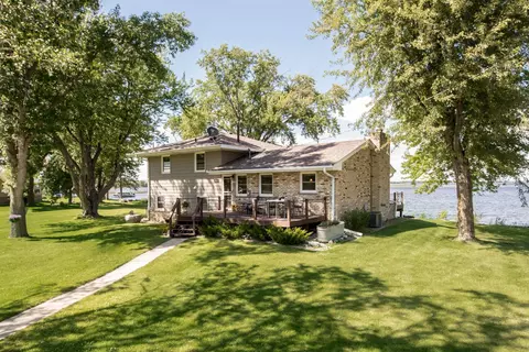 202 King St W, Osakis, MN 56360