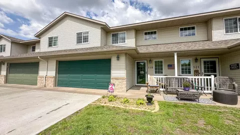 119 N Hickory St, Royalton, MN 56373
