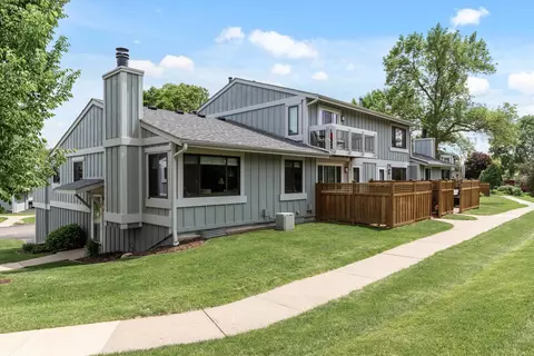 110943 Von Hertzen Cir #43, Chaska, MN 55318