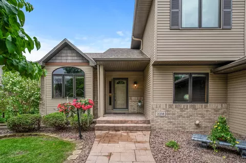 2218 Clearwater Creek Ct, Lino Lakes, MN 55038