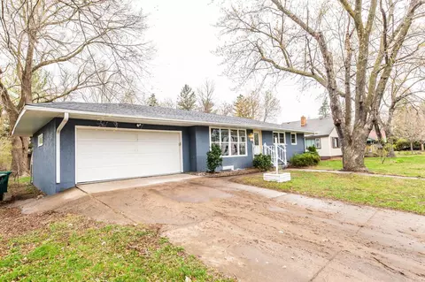 726 Jefferson St, Anoka, MN 55303