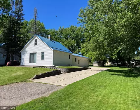 11039 Bird Ave, Leota, MN 56153