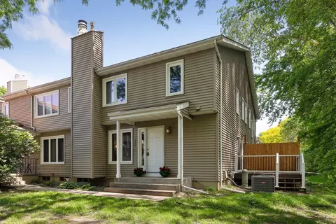 7313 Woodstock Curv, Bloomington, MN 55438