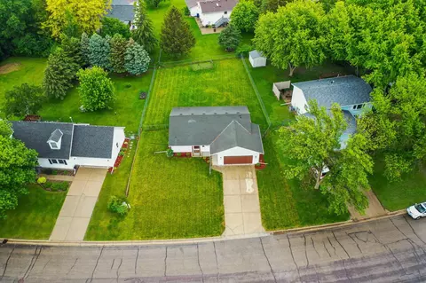 514 Littleford Ln, Faribault, MN 55021