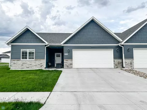 6702 71st Ave S, Horace, ND 58047