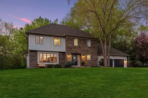 19860 Chartwell Hl, Shorewood, MN 55331