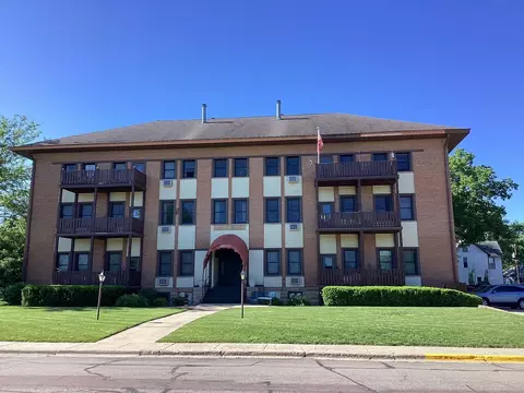 913 Abbott St #201, Albert Lea, MN 56007