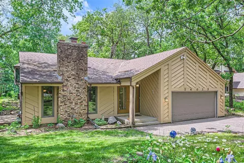 14035 Hayes Rd, Apple Valley, MN 55124