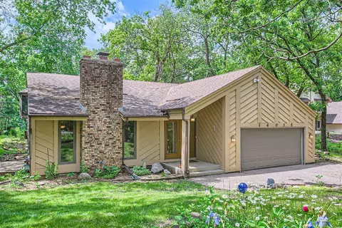 14035 Hayes Rd, Apple Valley, MN 55124