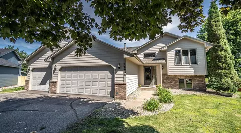15990 Garrett Ct, Apple Valley, MN 55124