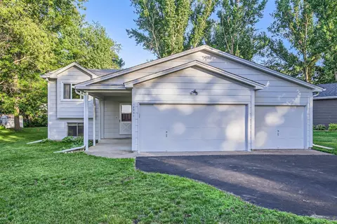 18531 Everglade Dr NE, East Bethel, MN 55092
