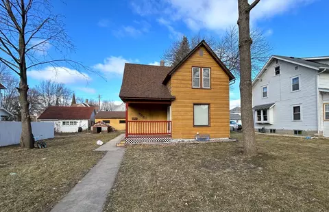 307 N 7th St, Montevideo, MN 56265