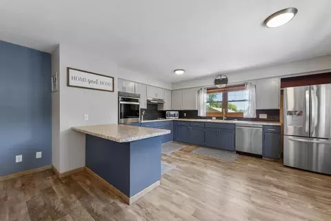 820 N 5th St, Saint Peter, MN 56082 photo 5