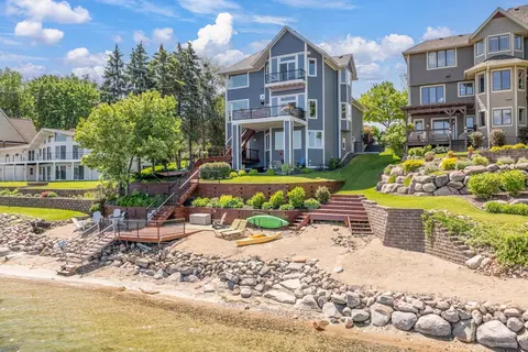 5630 Fairlawn Shores Trl, Prior Lake, MN 55372