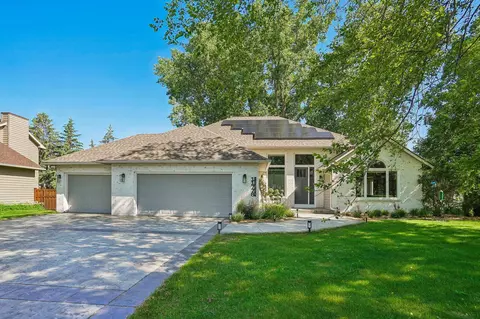 11778 Tanglewood Dr, Eden Prairie, MN 55347