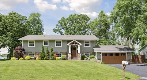 1687 Peltier Lake Dr, Centerville, MN 55038