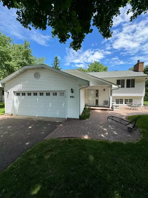 991 121st Ln NW, Coon Rapids, MN 55448