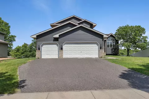 3693 Redford Ln, Monticello, MN 55362