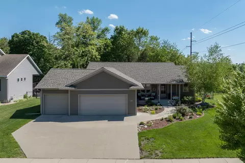 301 Tanager Rd, Mankato, MN 56001