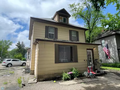 1114 University Dr N, Fargo, ND 58102