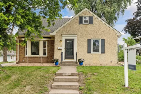 1677 Conway St, Saint Paul, MN 55106