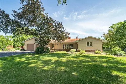 3052 Loon Ln, Eagan, MN 55121 photo 2