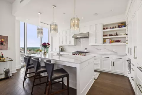 1111 W River Pkwy #30C, Minneapolis, MN 55415