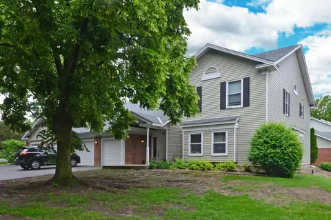 701 Larpenteur Ave E #701B, Maplewood, MN 55117