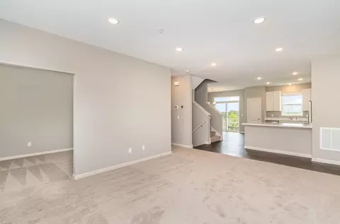 1663 Windigo Ln, Shakopee, MN 55379 photo 2