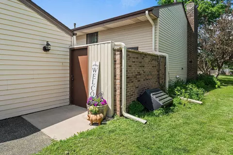 15 Marie Ave E, West Saint Paul, MN 55118