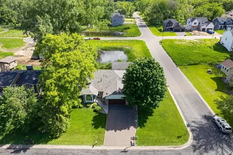 424 Colleen Dr, Vadnais Heights, MN 55127