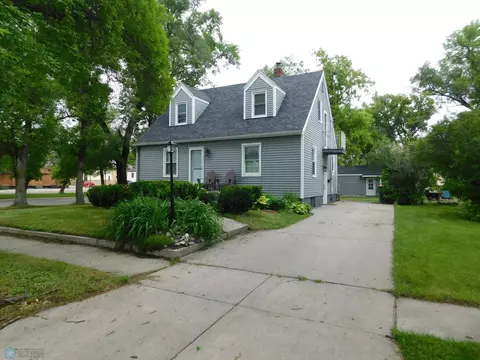 202 3rd Ave E, West Fargo, ND 58078