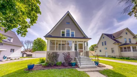 513 1st Ave SE, Hayfield, MN 55940