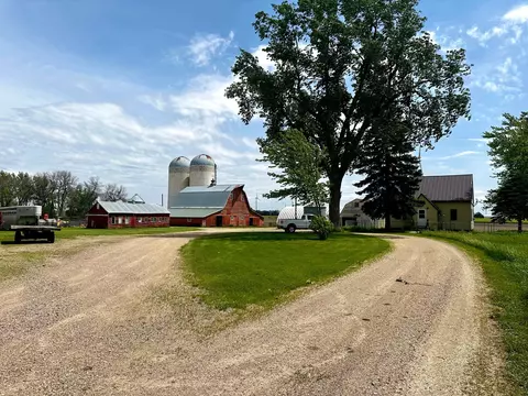 22245 240th St, Rushmore, MN 56168