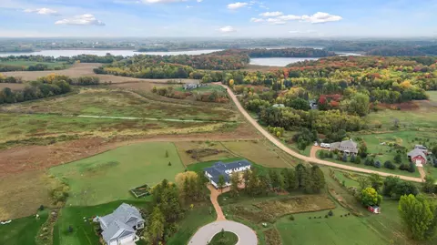 8022 Waterset Cir, Minnetrista, MN 55364