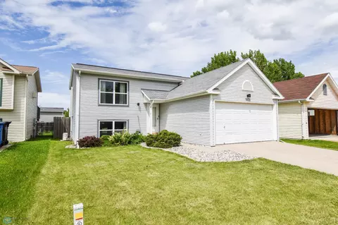 1821 57th Ave S, Fargo, ND 58104
