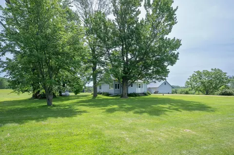 855 280th St, Woodville, WI 54028