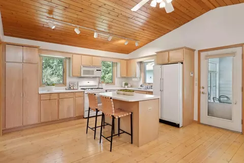 984 Trout Brook Rd, Hudson, WI 54016