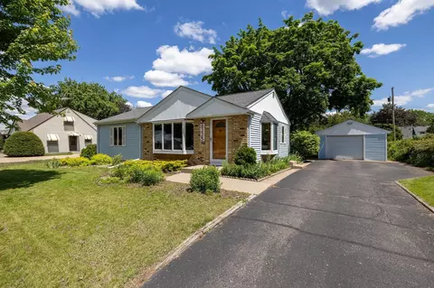 8225 Thomas Ave S, Bloomington, MN 55431 photo 2