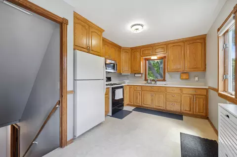 8225 Thomas Ave S, Bloomington, MN 55431 photo 4