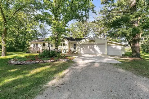 16434 W River Rd, Little Falls, MN 56345