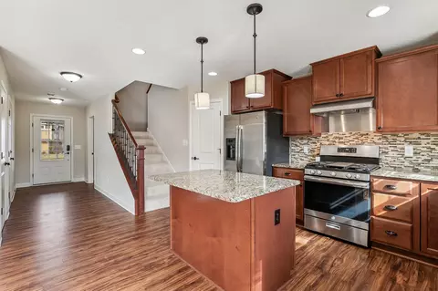 3477 Chestnut Ln, Eagan, MN 55123 photo 10