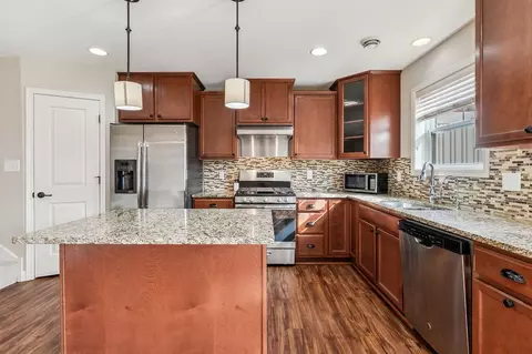 3477 Chestnut Ln, Eagan, MN 55123 photo 4