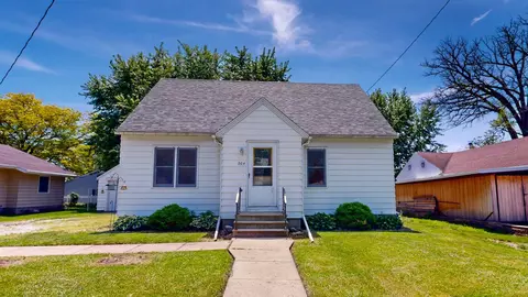 204 SE Fremont St, Brownsdale, MN 55918