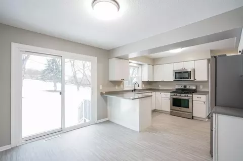 4601 Oregon Ave N, New Hope, MN 55428