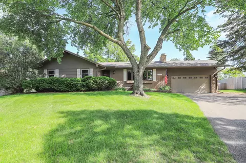 6941 Southdale Rd, Edina, MN 55435