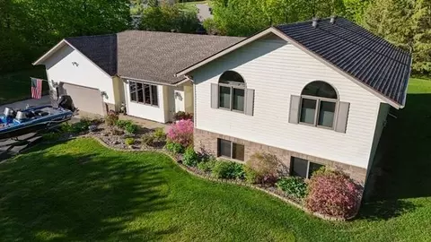 446 SW 14th St, Grand Rapids, MN 55744