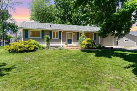 1826 Walnut St, Hastings, MN 55033